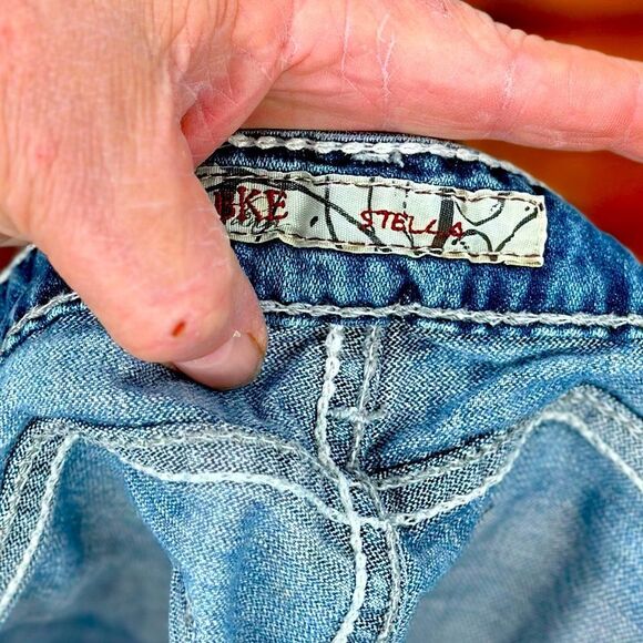 Women’s sized 27 BKE Stella shorts - Picture 10 of 13